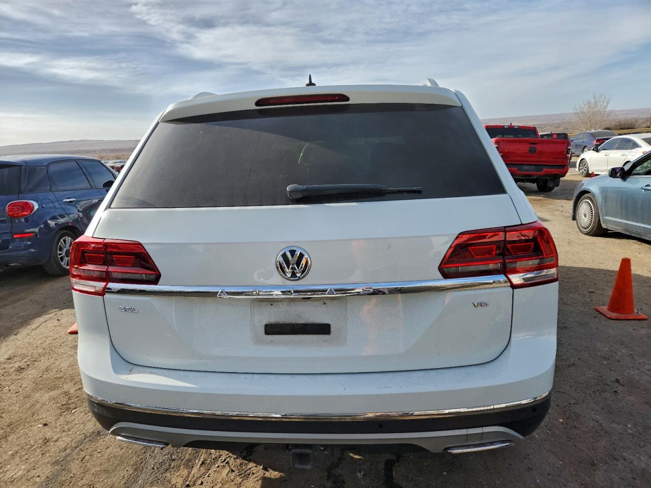 2018 VOLKSWAGEN ATLAS SEL photo 6