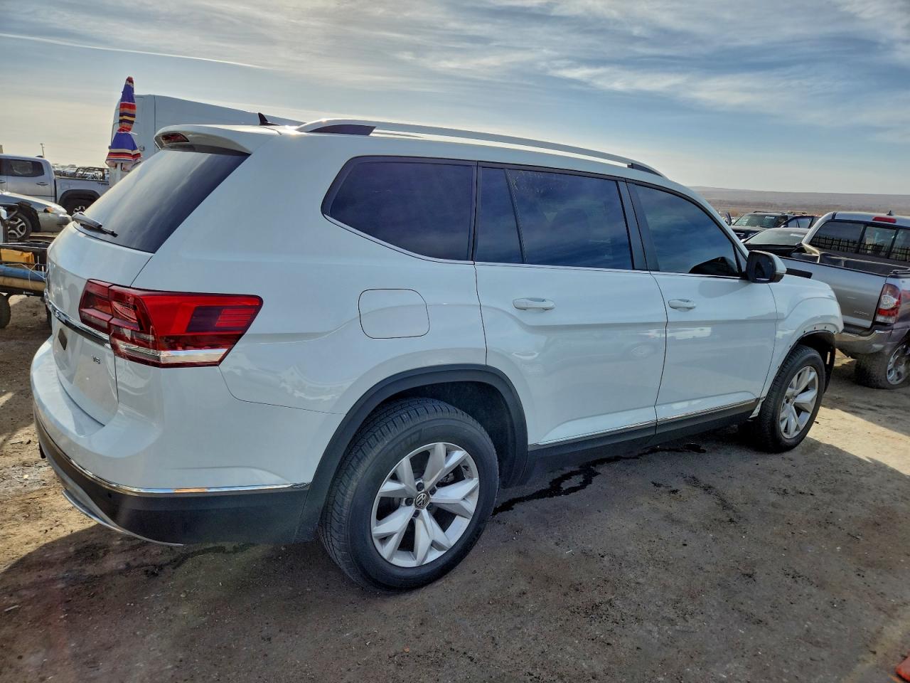 2018 VOLKSWAGEN ATLAS SEL photo 3