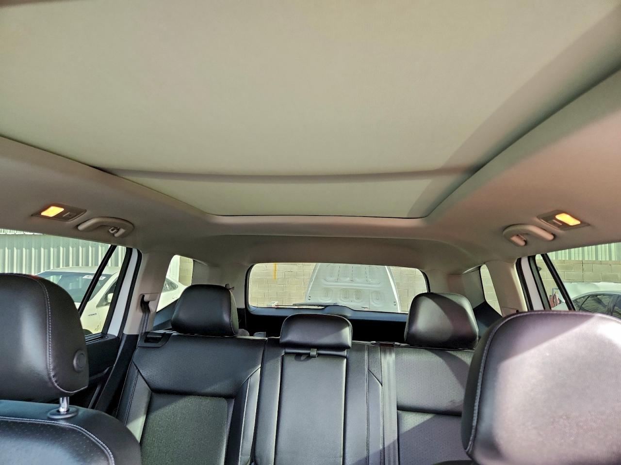2018 VOLKSWAGEN ATLAS SEL photo 10