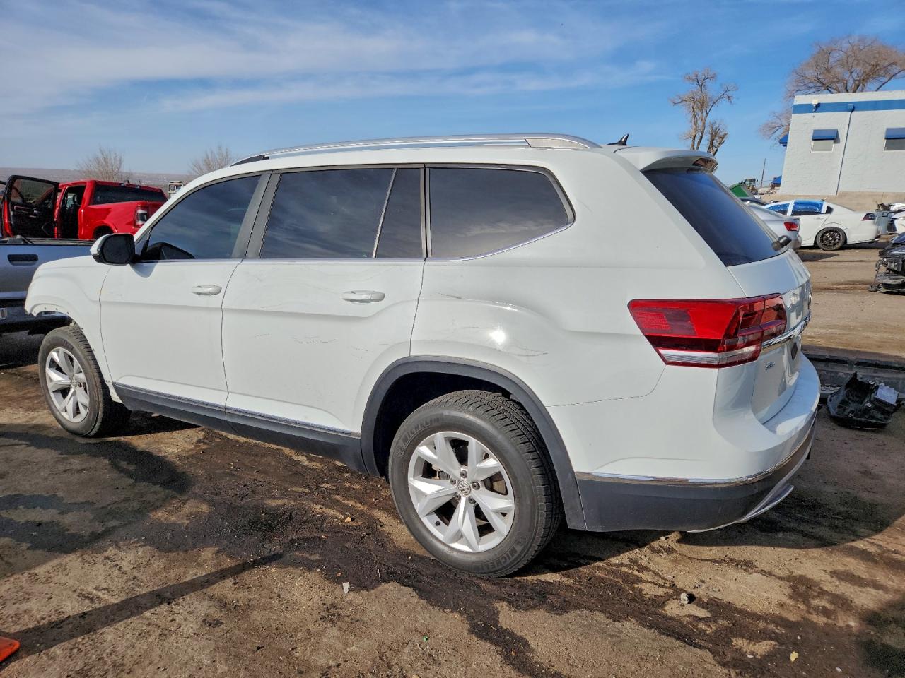 2018 VOLKSWAGEN ATLAS SEL photo 2