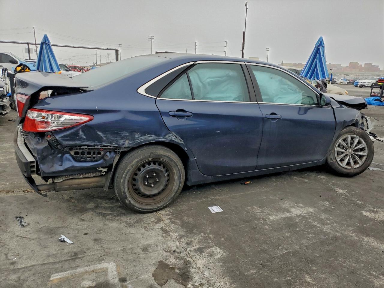 2017 TOYOTA CAMRY LE photo 7