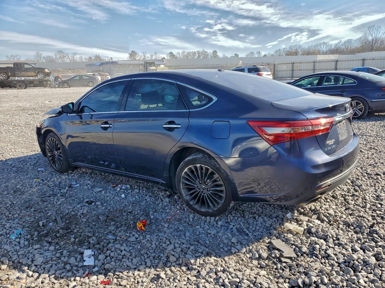 2016 TOYOTA AVALON XLE photo 2