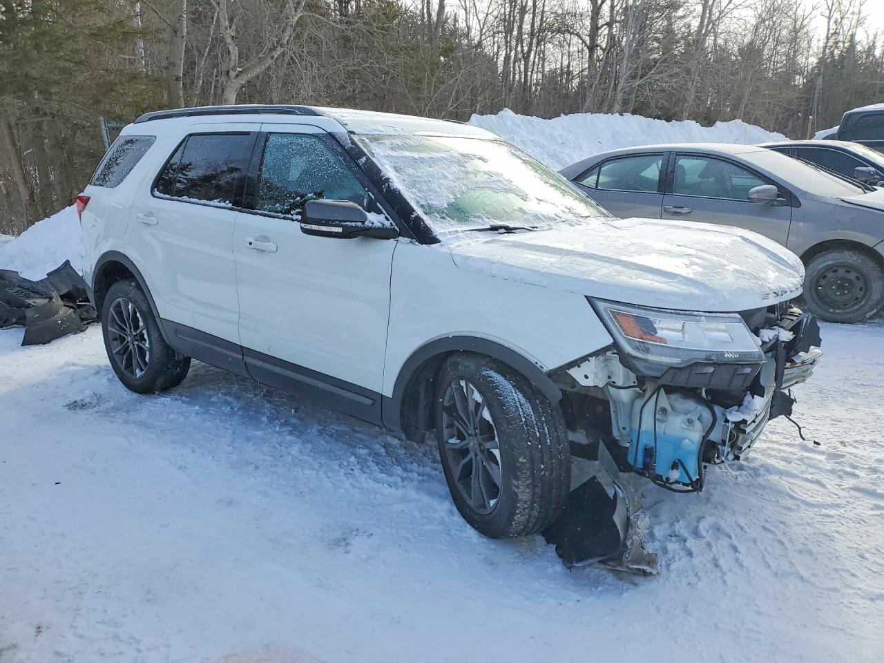2019 FORD EXPLORER XLT photo 4