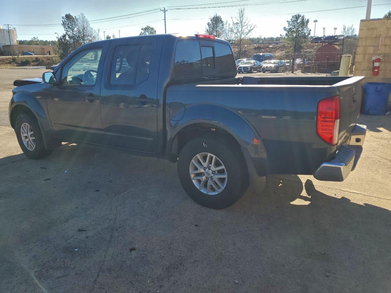 2017 NISSAN FRONTIER S photo 2