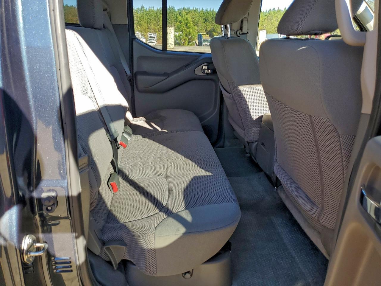 2017 NISSAN FRONTIER S photo 10