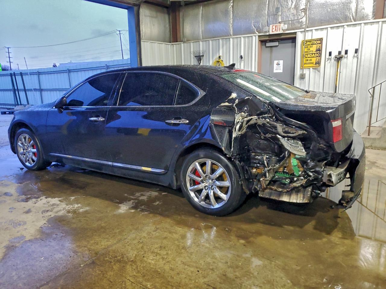2009 LEXUS LS photo 2
