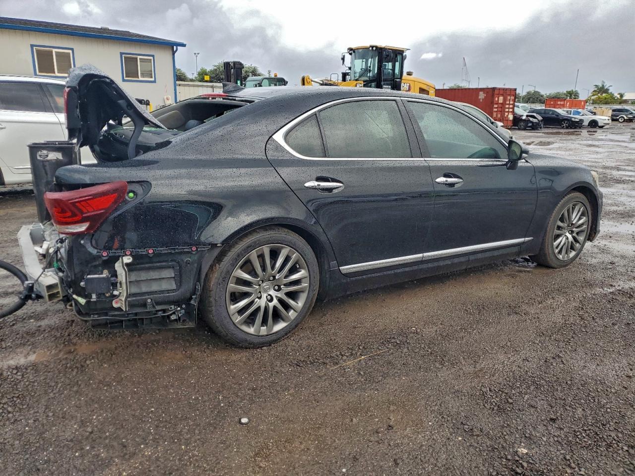 2016 LEXUS LS 460 photo 3