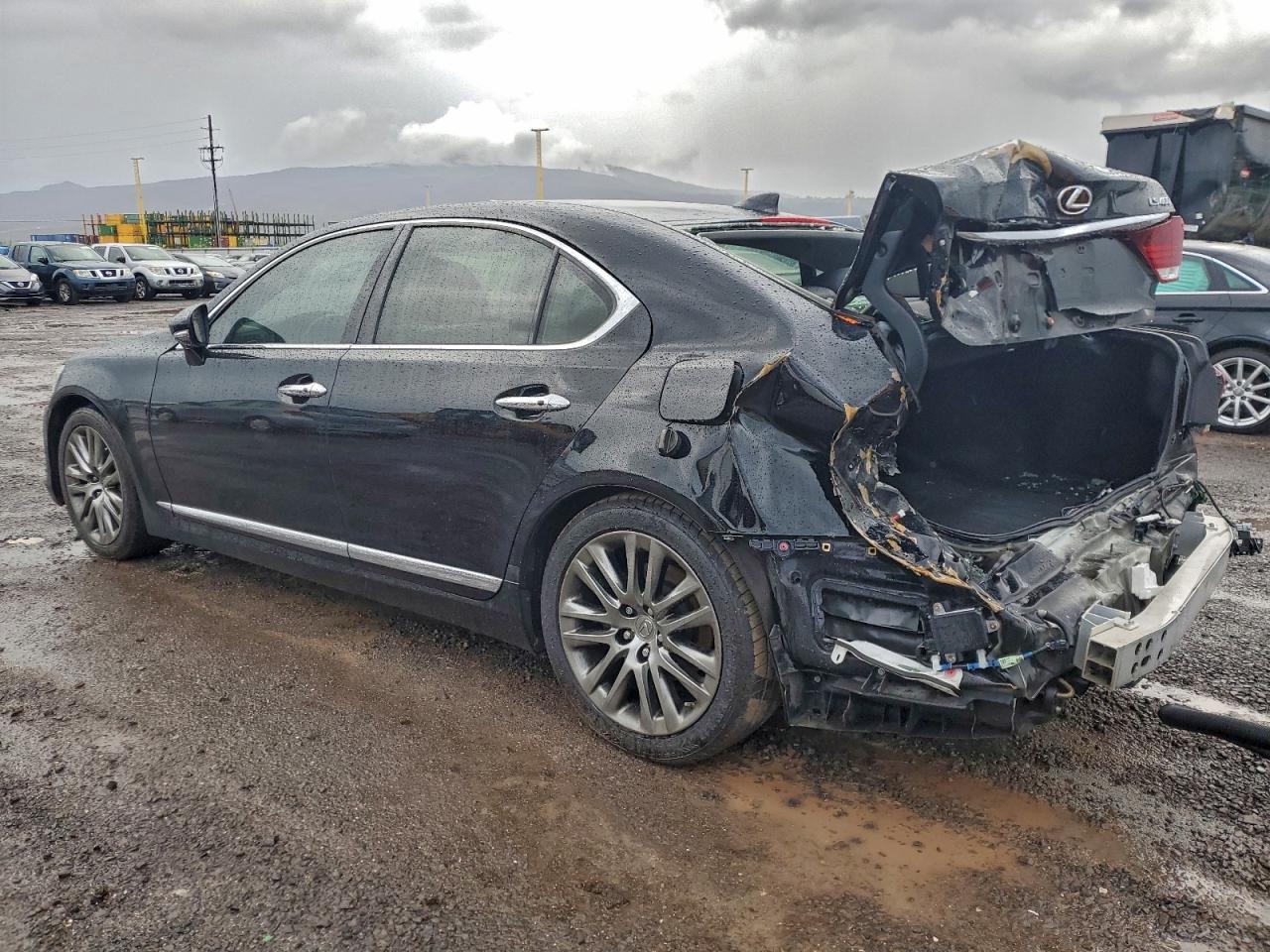 2016 LEXUS LS 460 photo 2