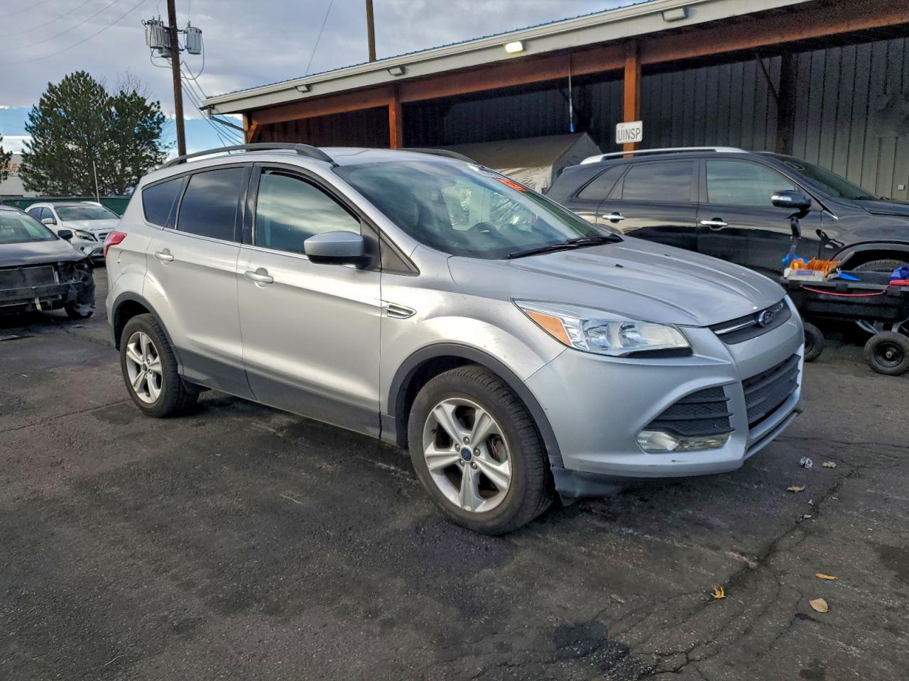 2016 FORD ESCAPE SE photo 4
