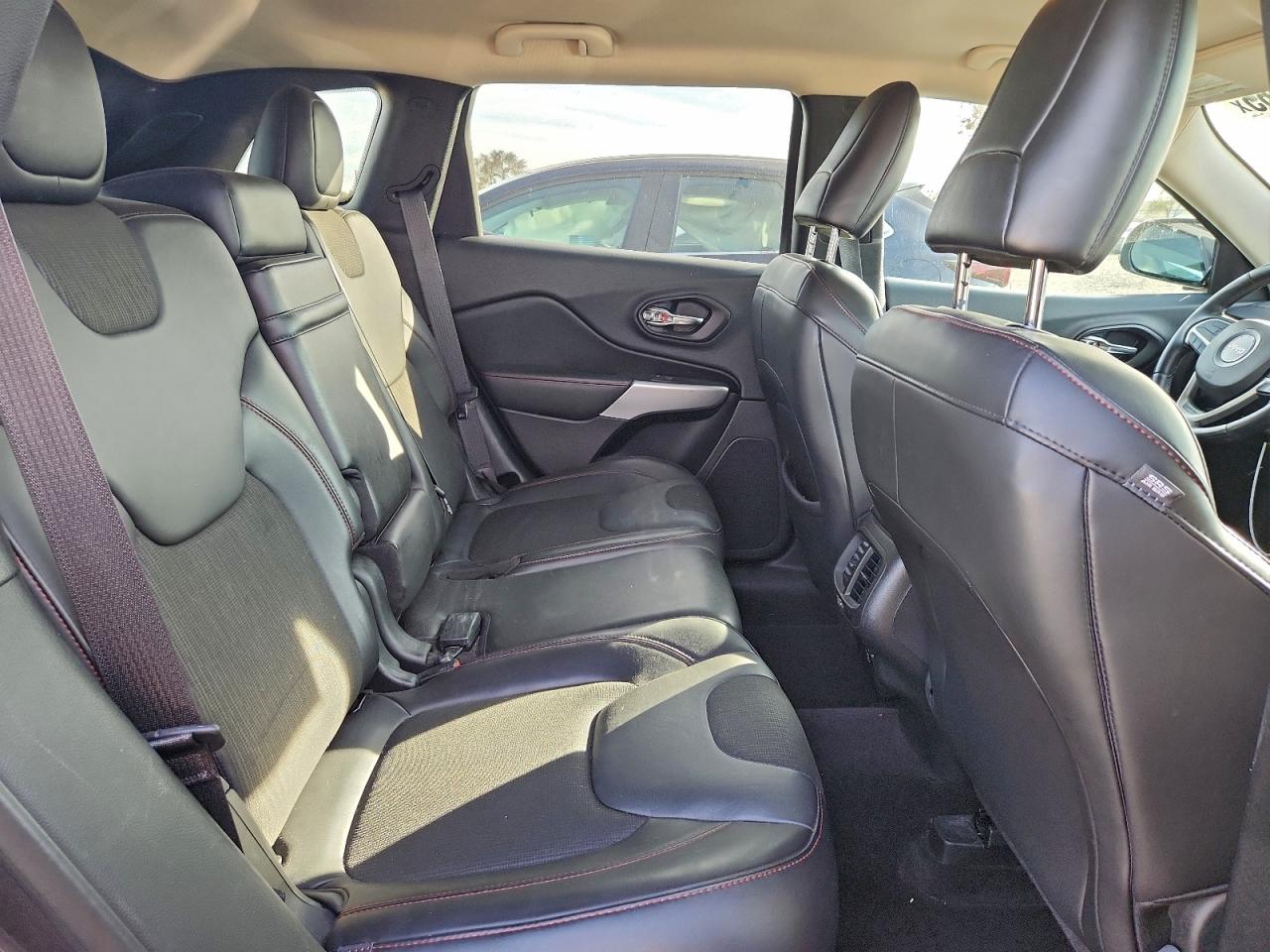 2018 JEEP CHEROKEE TRAILHAWK photo 11