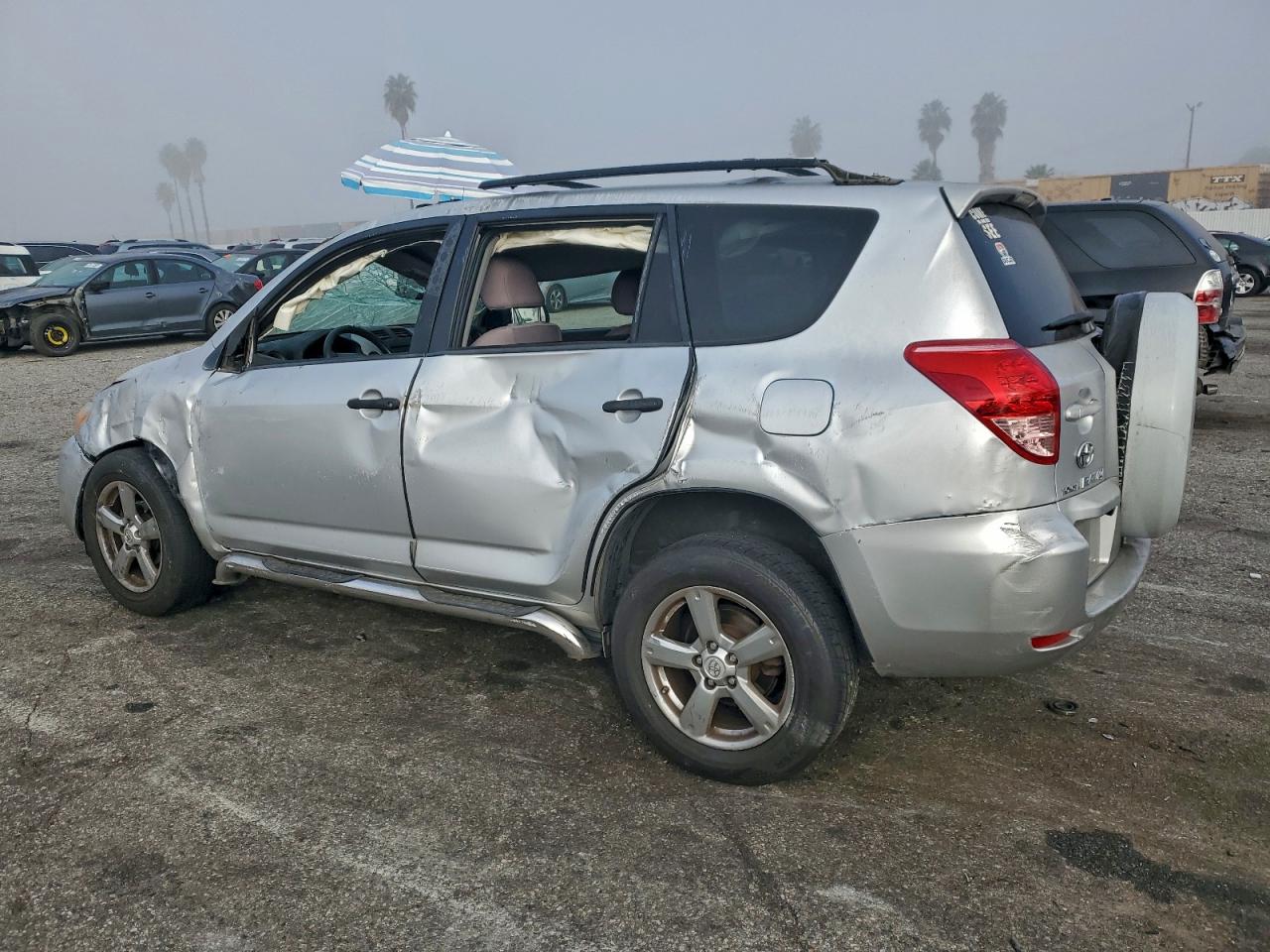 2006 TOYOTA RAV4 photo 2