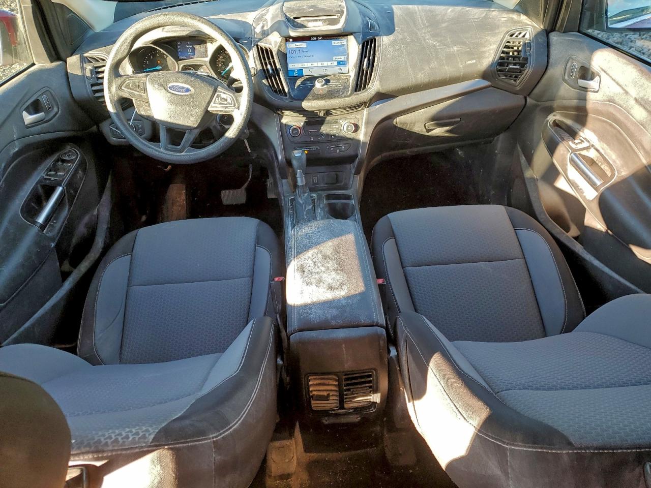 2017 FORD ESCAPE SE photo 8