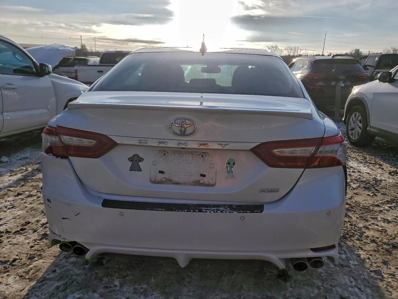 2018 TOYOTA CAMRY XSE photo 6
