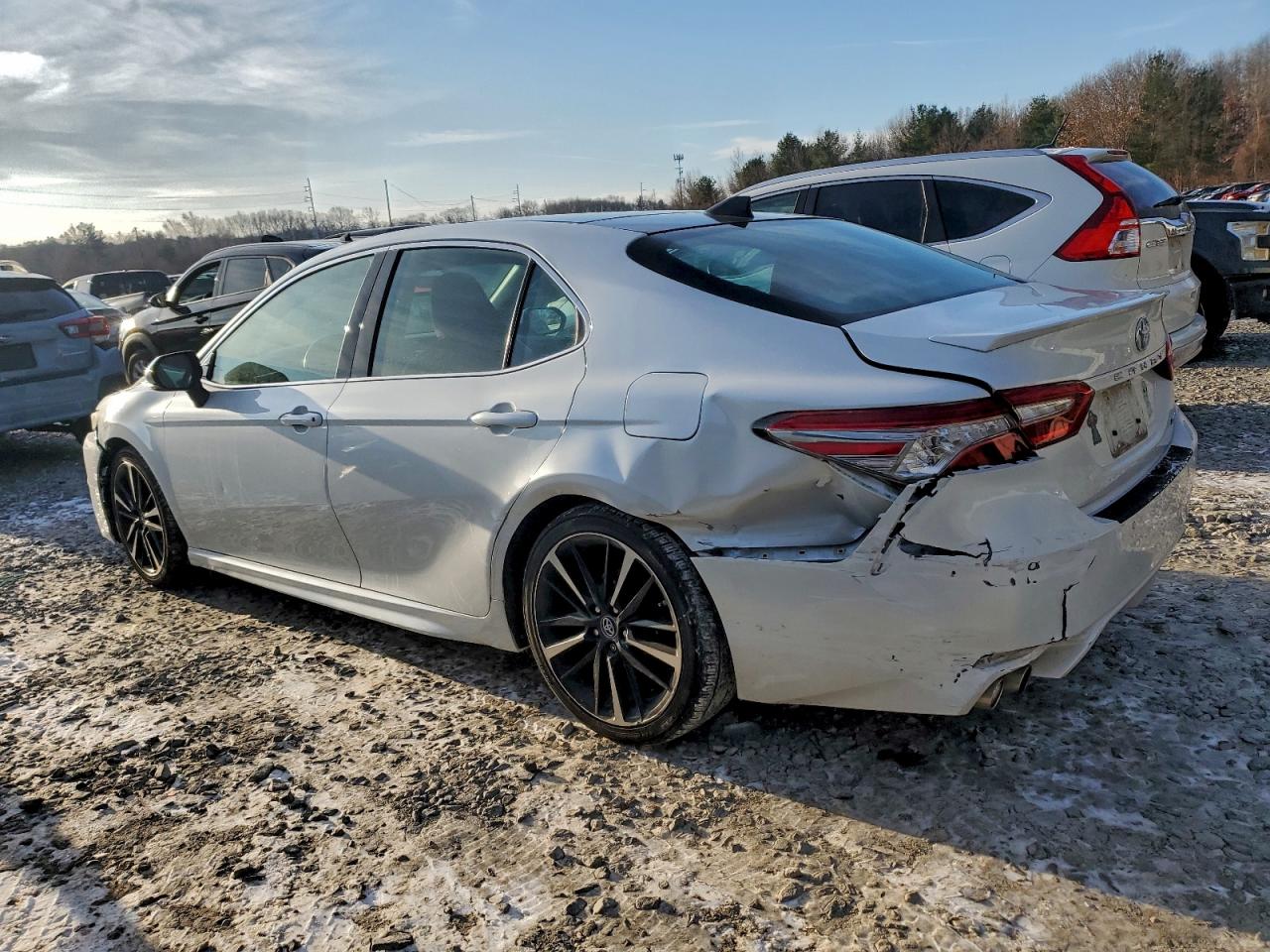 2018 TOYOTA CAMRY XSE photo 2