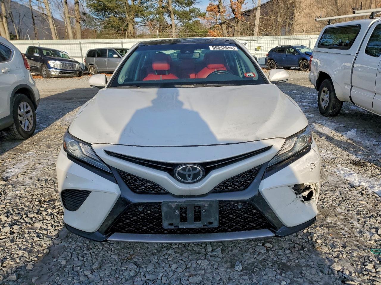 2018 TOYOTA CAMRY XSE photo 5
