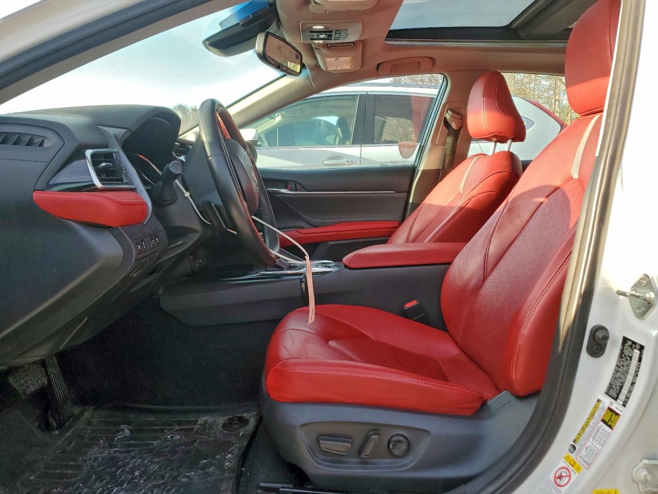 2018 TOYOTA CAMRY XSE photo 7