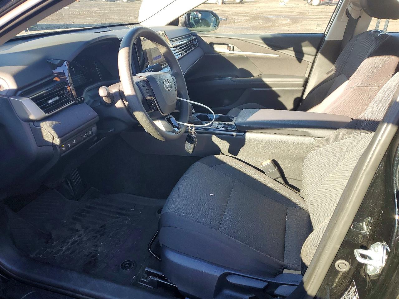 2025 TOYOTA CAMRY LE photo 7