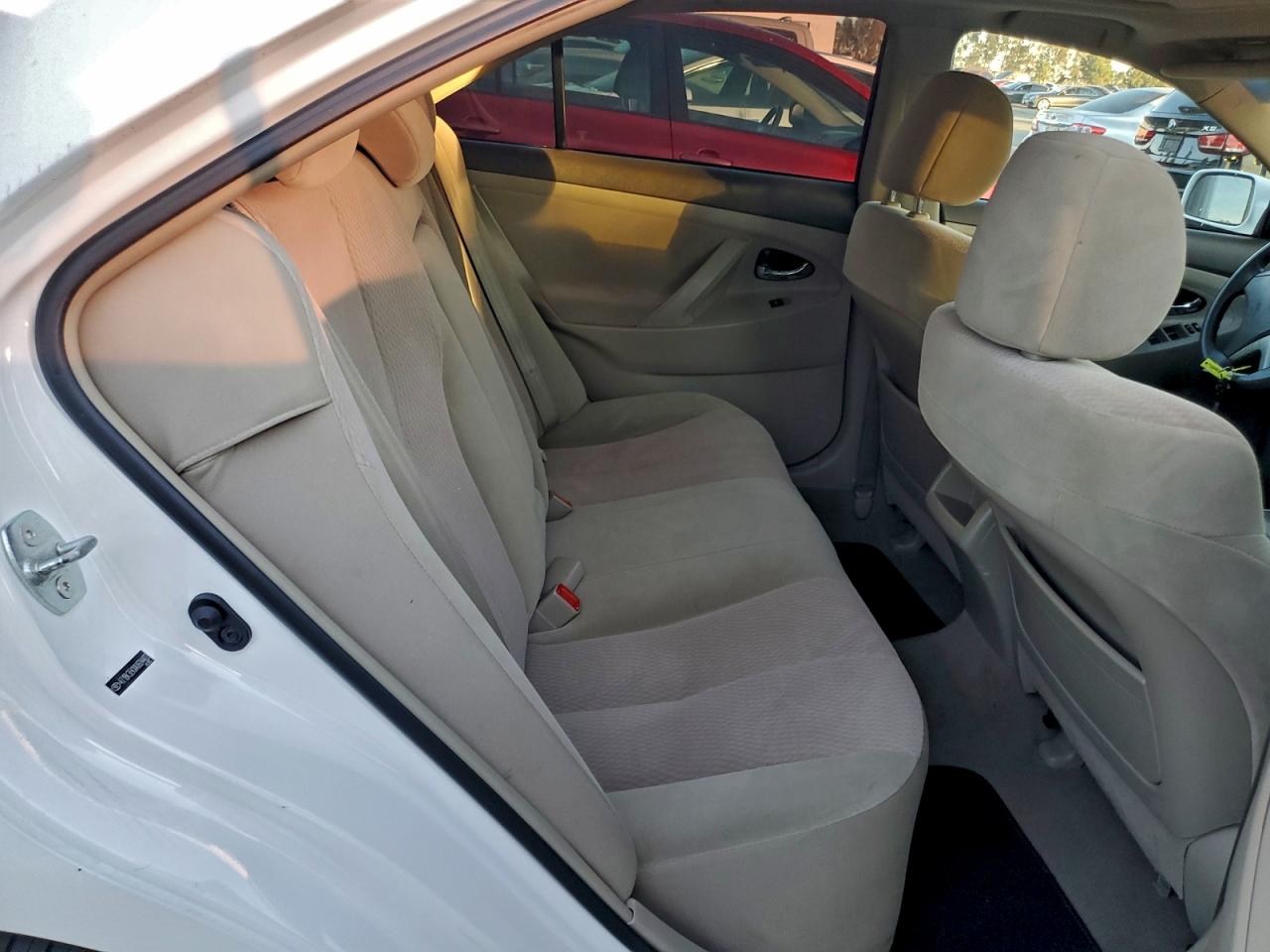 2010 TOYOTA CAMRY SE photo 10