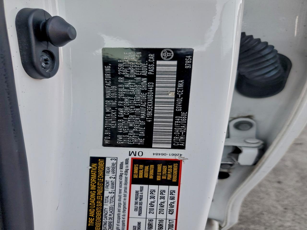 2010 TOYOTA CAMRY SE photo 12