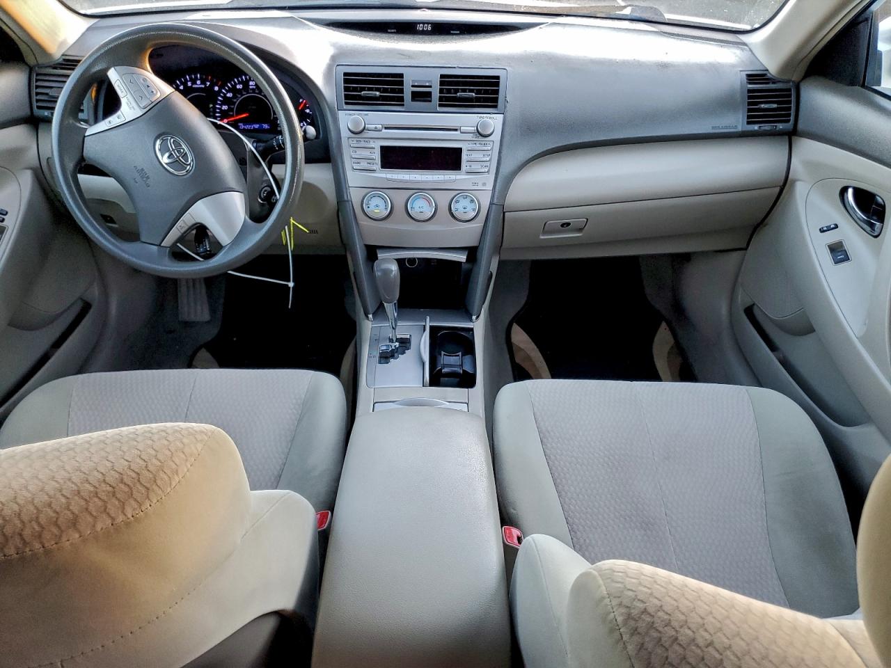 2010 TOYOTA CAMRY SE photo 8