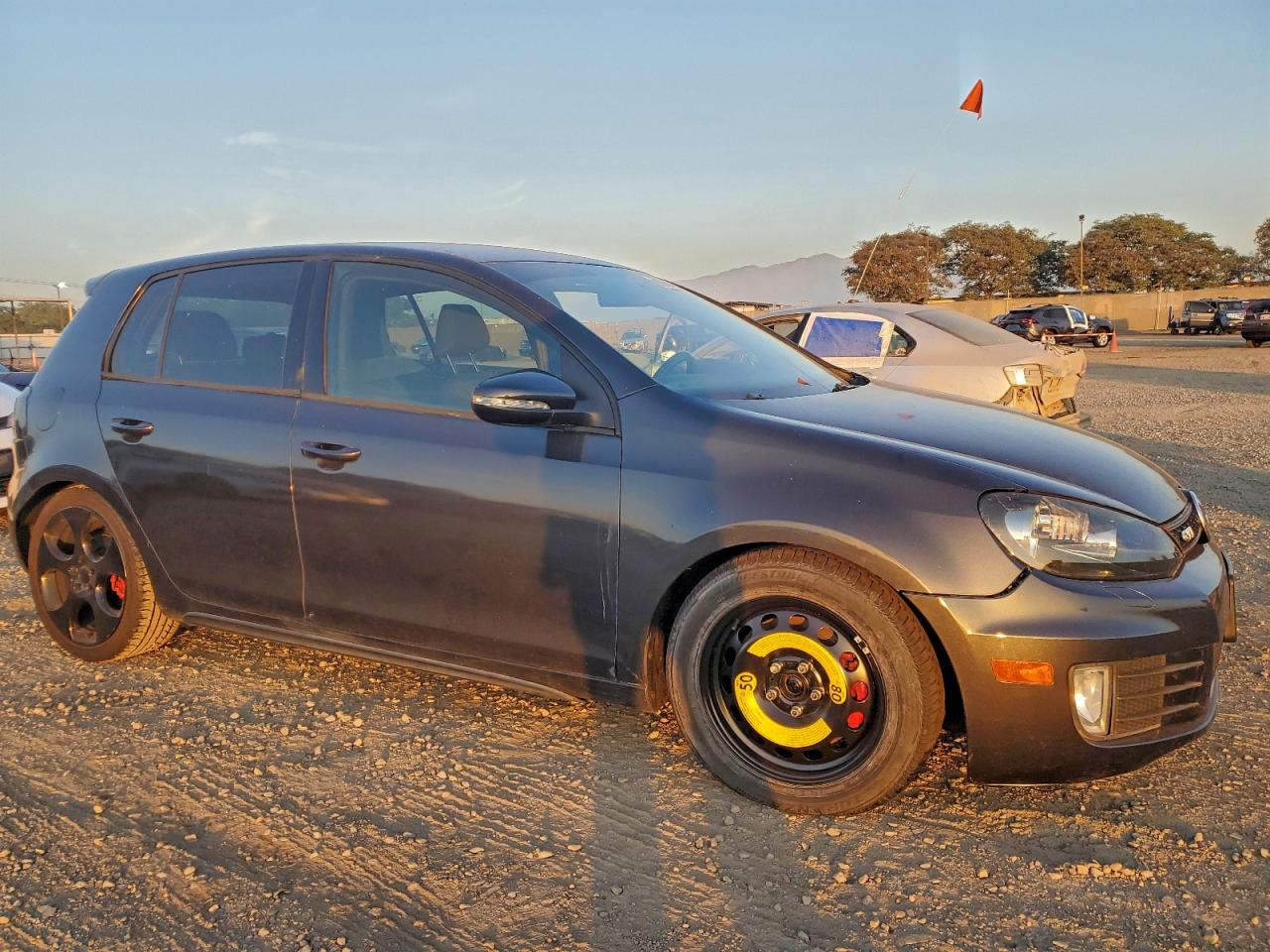 2013 VOLKSWAGEN GTI photo 4
