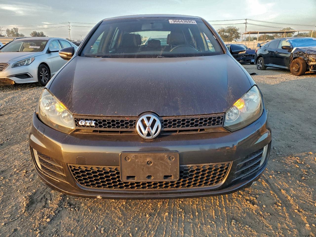 2013 VOLKSWAGEN GTI photo 5