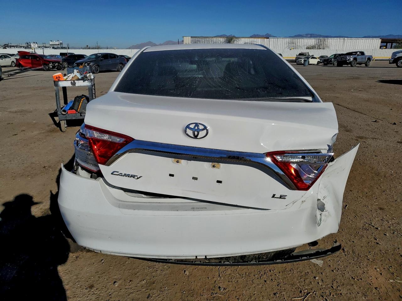 2017 TOYOTA CAMRY LE photo 6