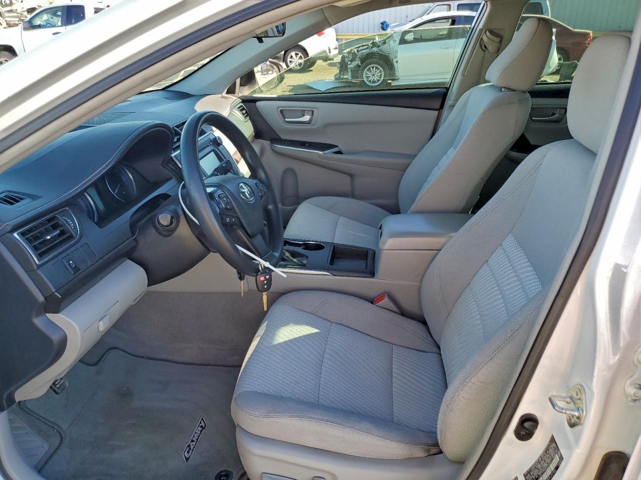 2017 TOYOTA CAMRY LE photo 7