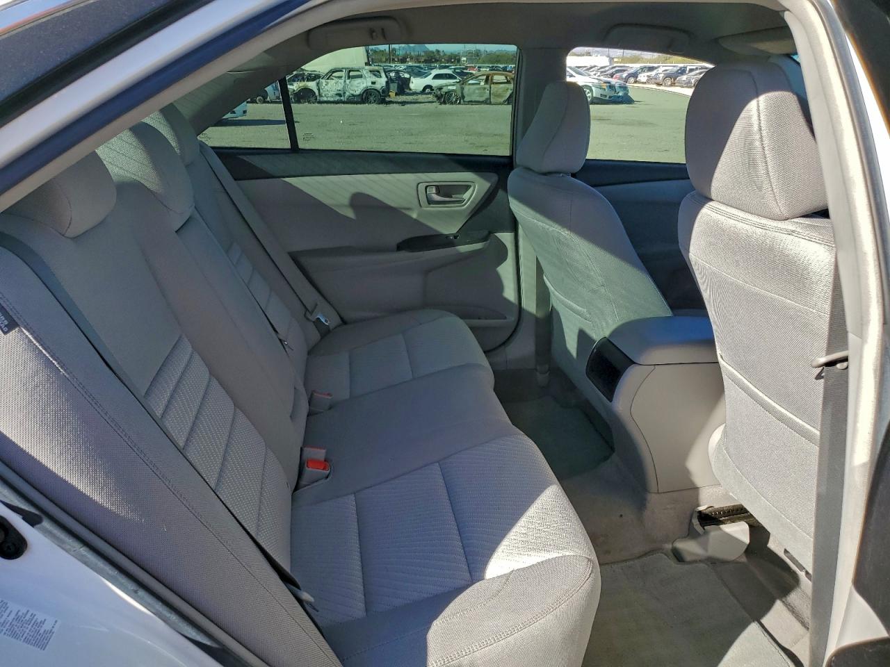 2017 TOYOTA CAMRY LE photo 10
