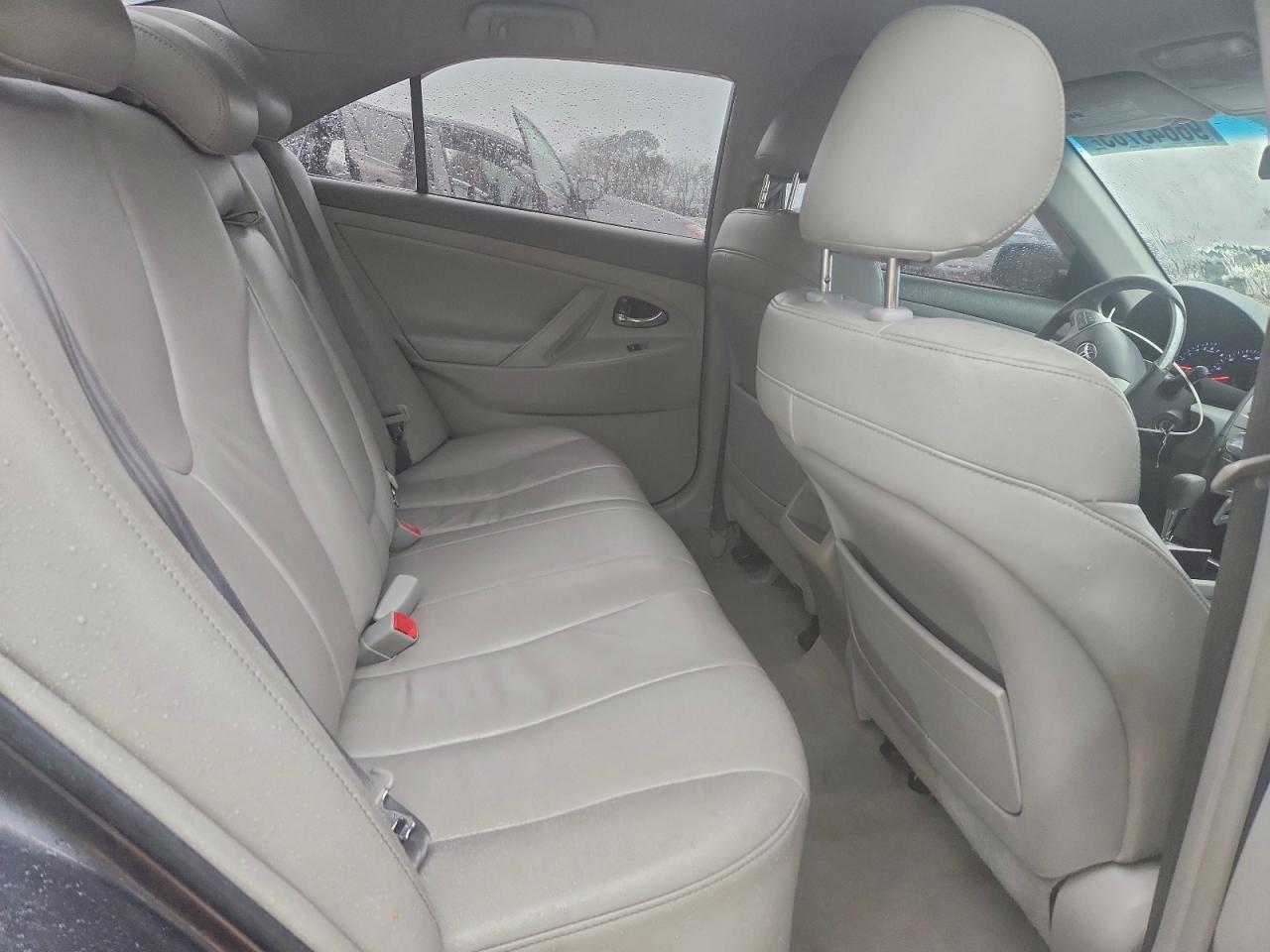 2011 TOYOTA CAMRY BASE photo 10