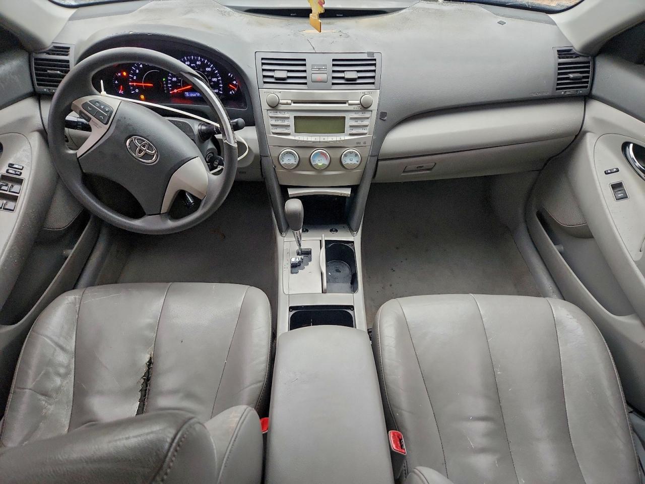 2011 TOYOTA CAMRY BASE photo 8