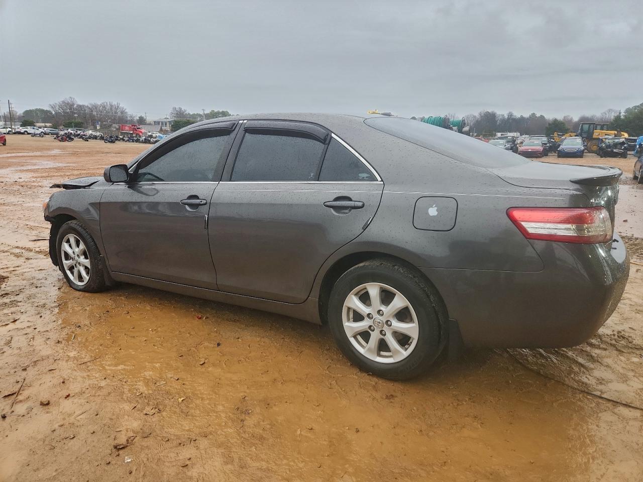 2011 TOYOTA CAMRY BASE photo 2