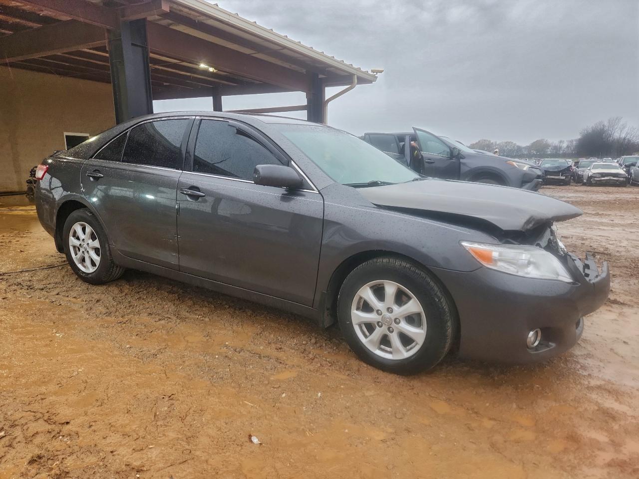 2011 TOYOTA CAMRY BASE photo 4