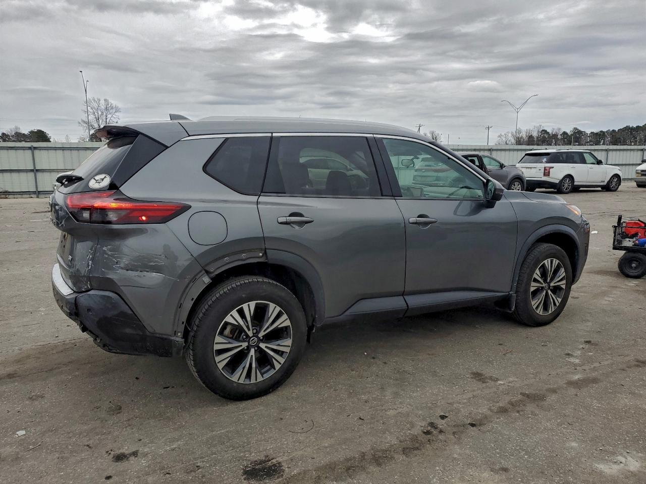 2021 NISSAN ROGUE SV photo 3
