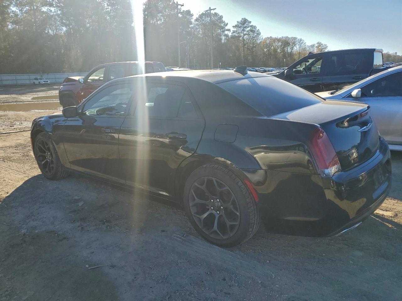 2019 CHRYSLER 300 S photo 3