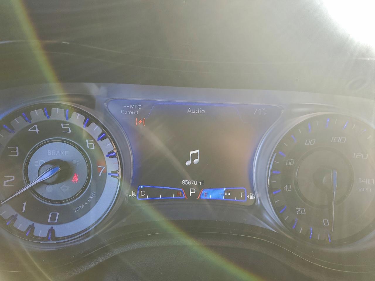 2019 CHRYSLER 300 S photo 17