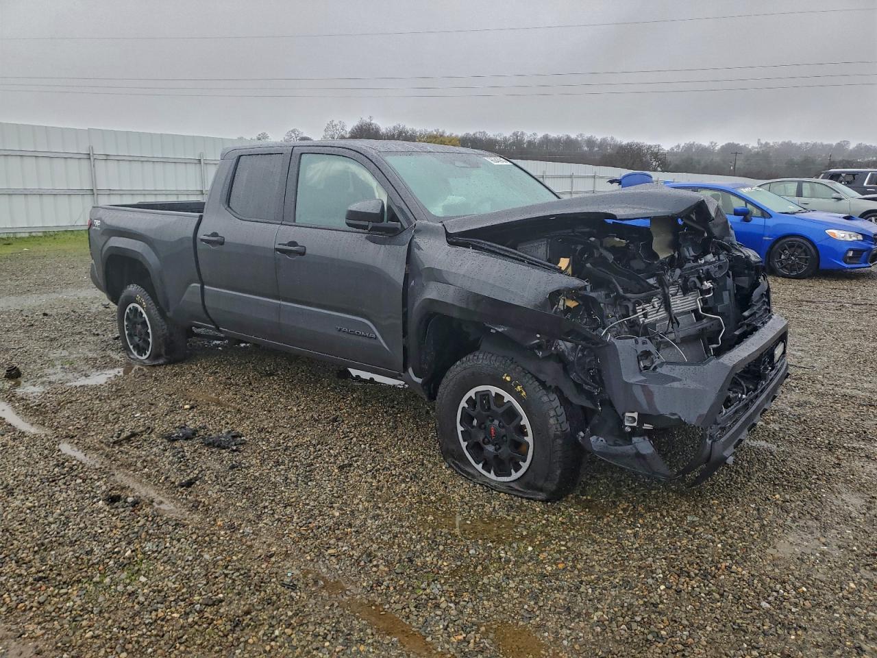 2025 TOYOTA TACOMA DOUBLE CAB photo 4