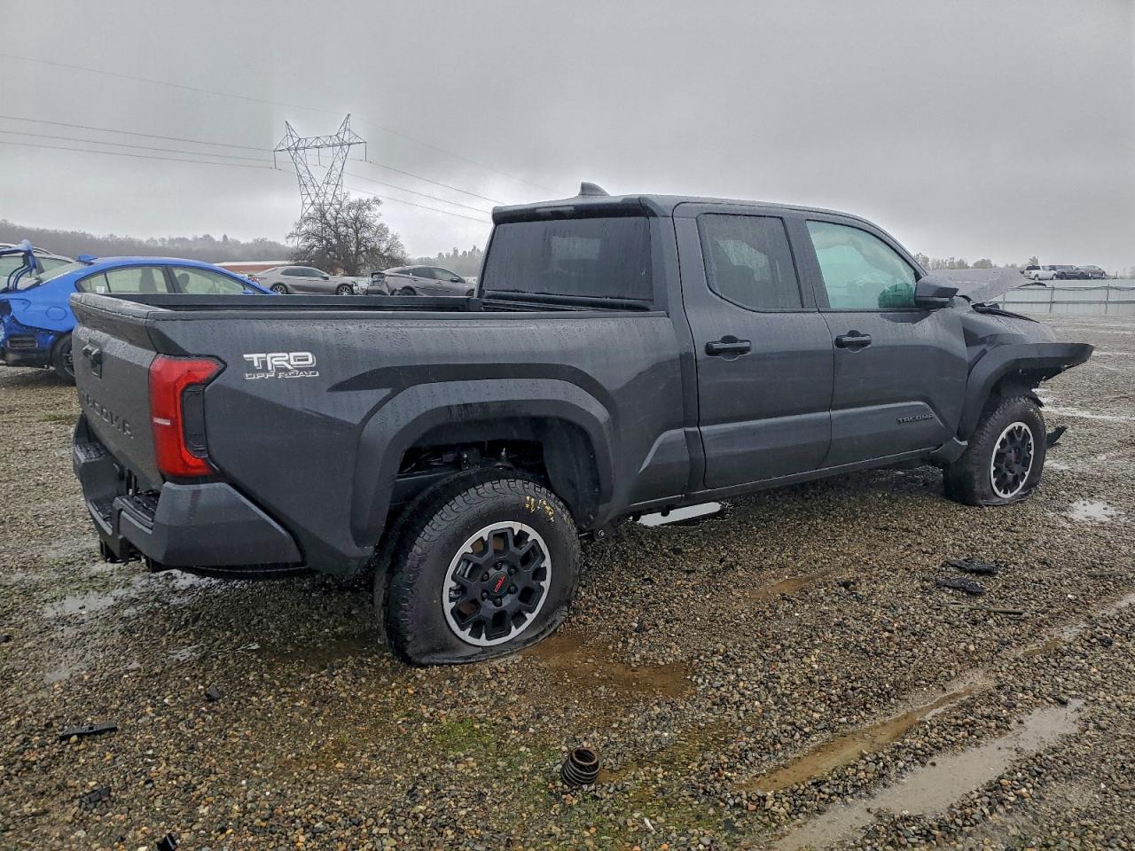 2025 TOYOTA TACOMA DOUBLE CAB photo 3