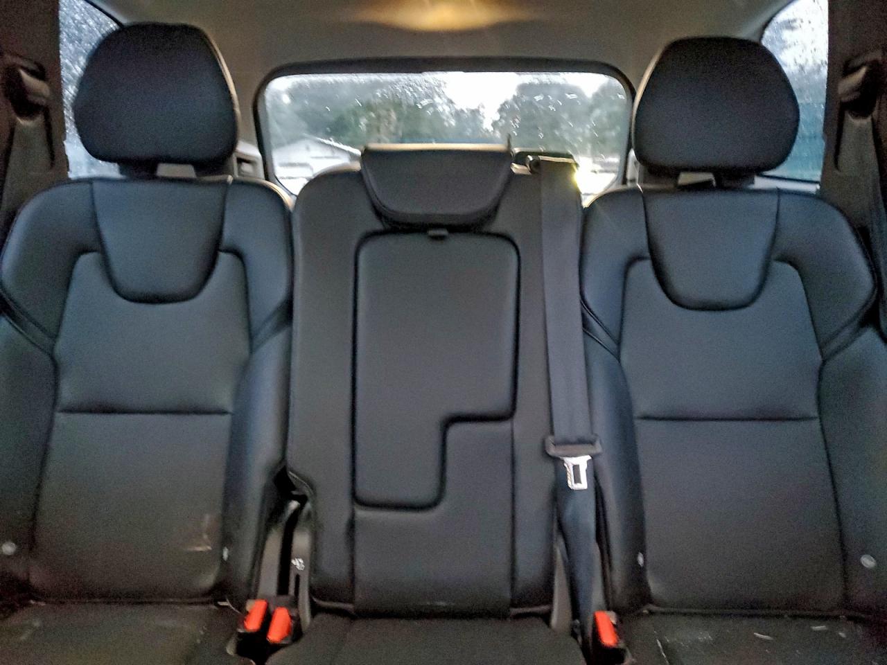 2021 VOLVO XC90 T5 MOMENTUM photo 10