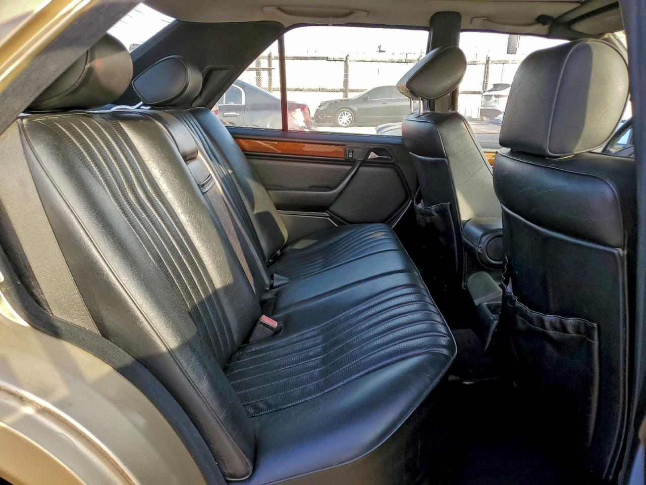 1991 MERCEDES-BENZ 300 D photo 10