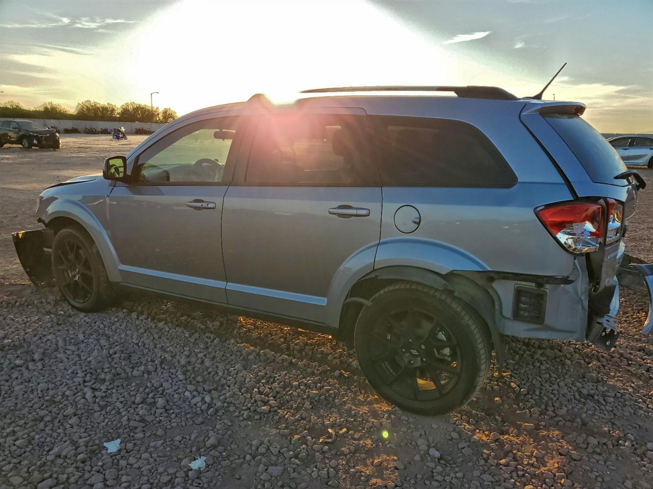 2018 DODGE JOURNEY SXT photo 2