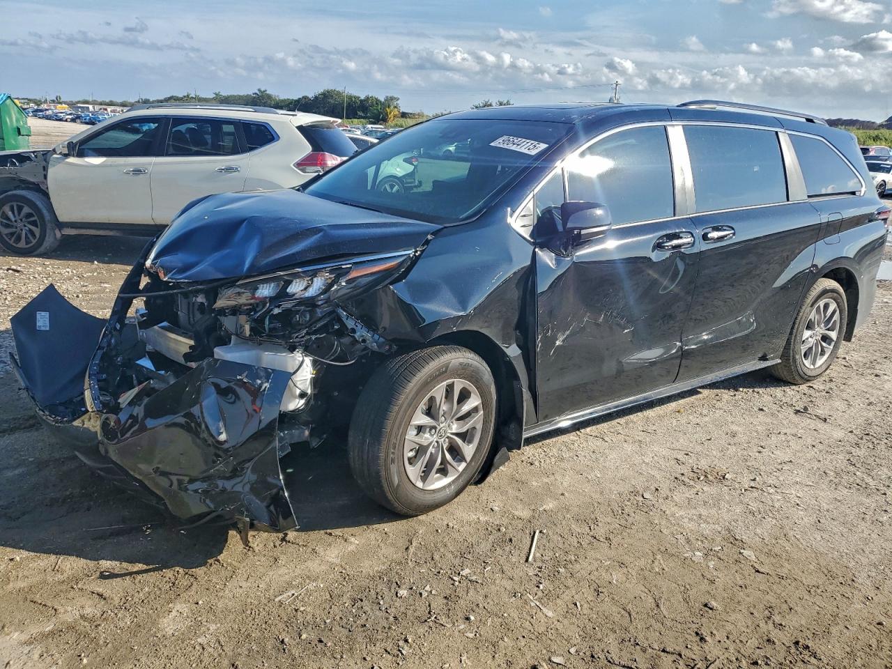 2025 TOYOTA SIENNA
