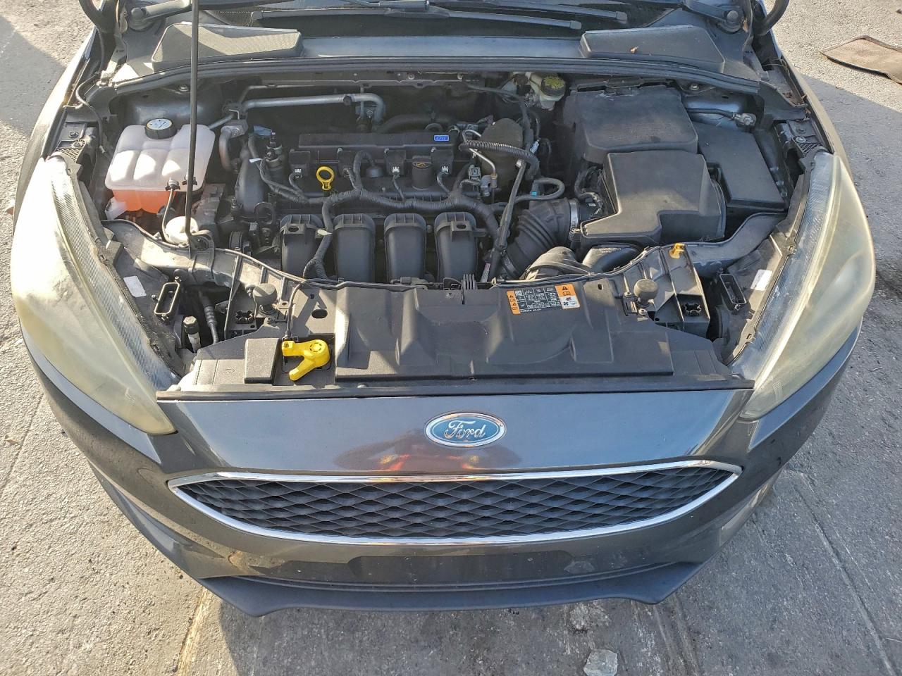2015 FORD FOCUS SE photo 11