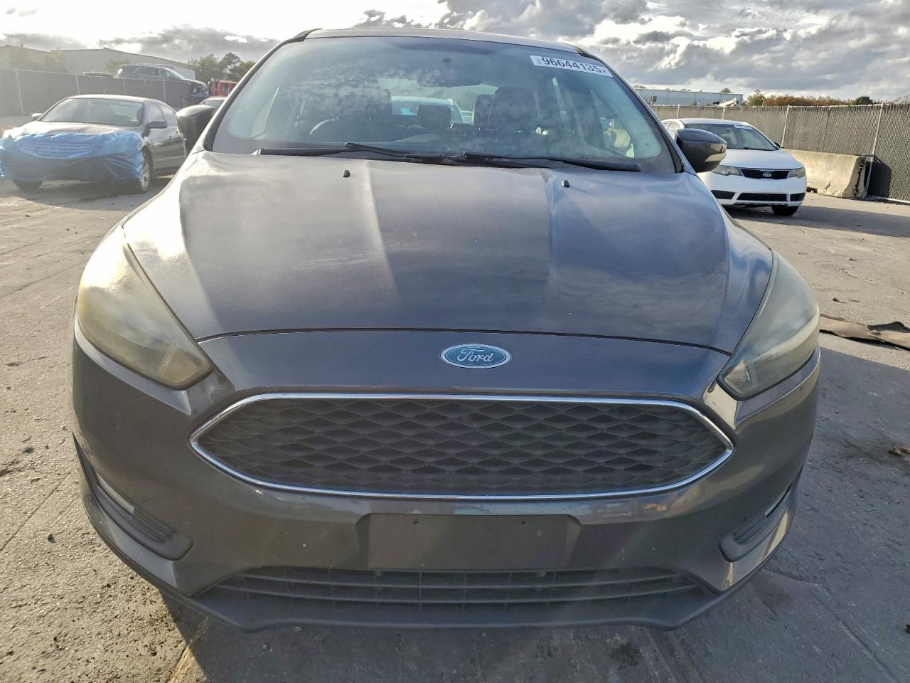 2015 FORD FOCUS SE photo 5