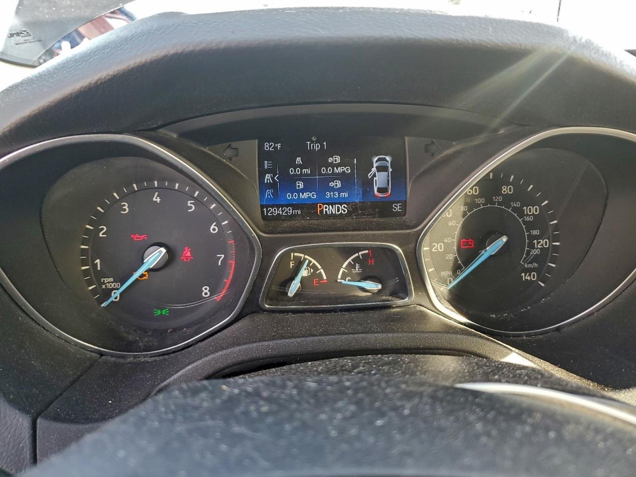 2015 FORD FOCUS SE photo 9
