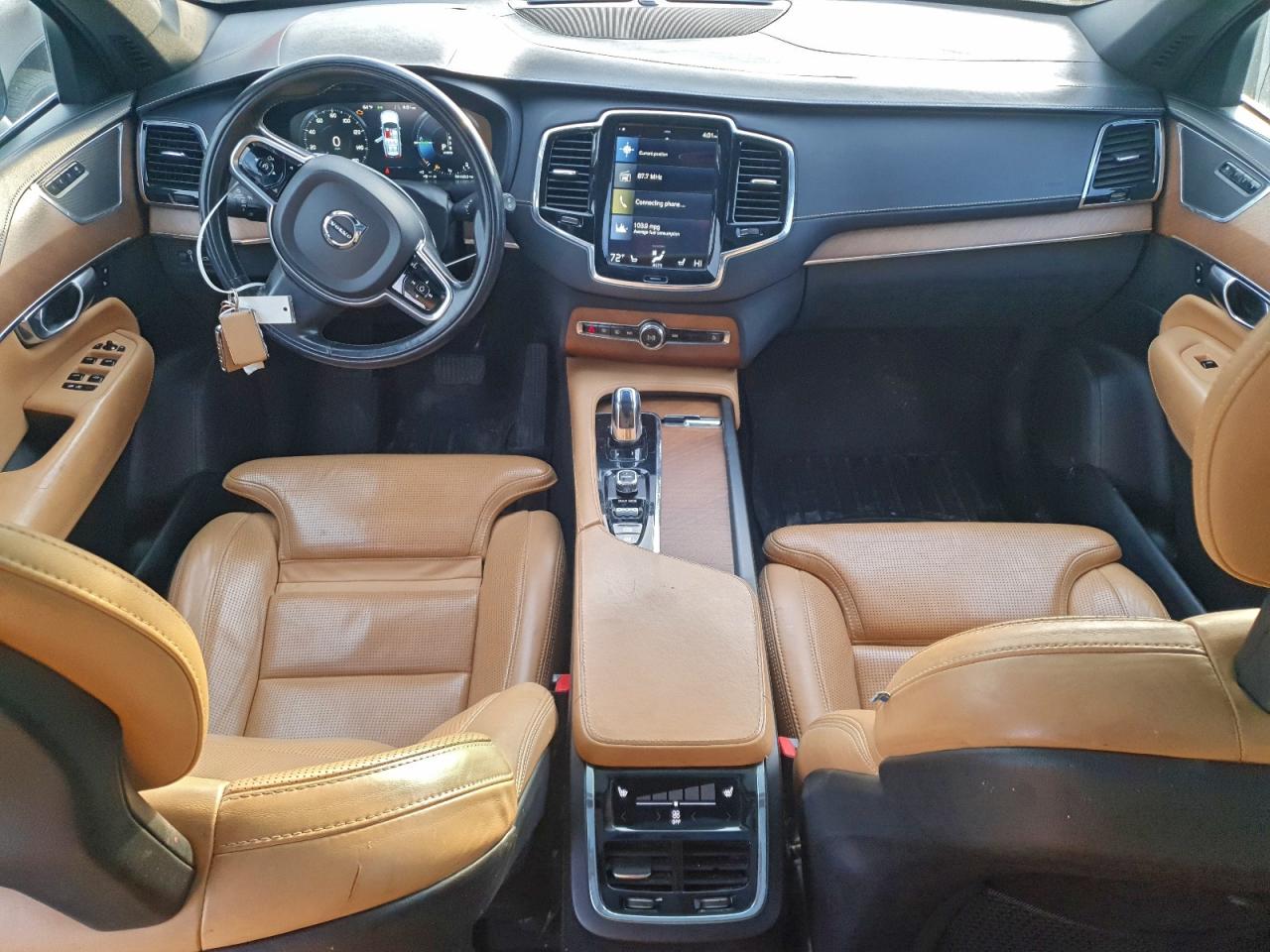 2017 VOLVO XC90 T8 photo 8