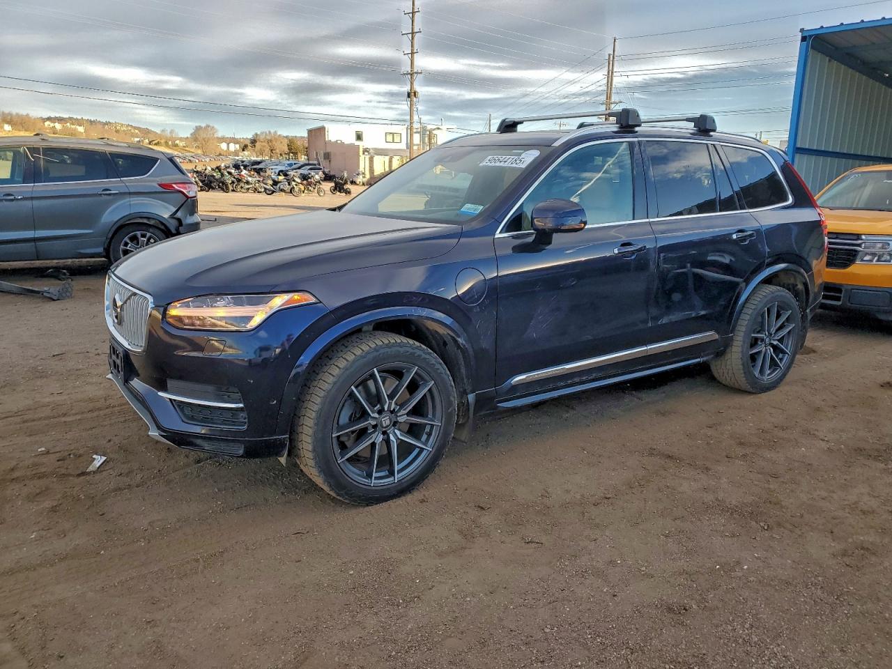 2017 VOLVO XC90