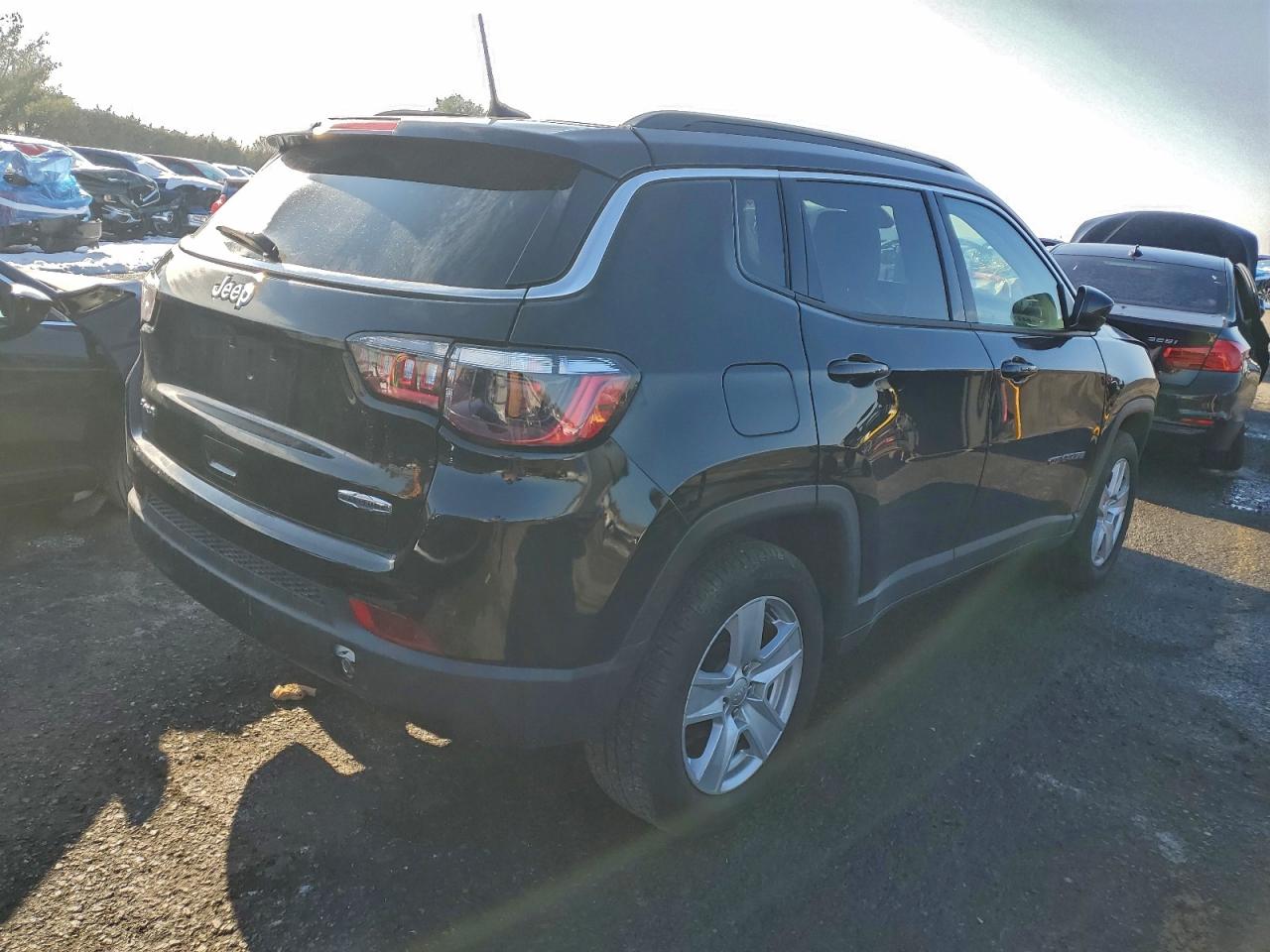 2022 JEEP COMPASS LATITUDE photo 3