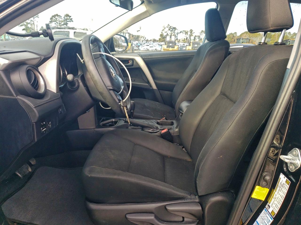 2016 TOYOTA RAV4 LE photo 7