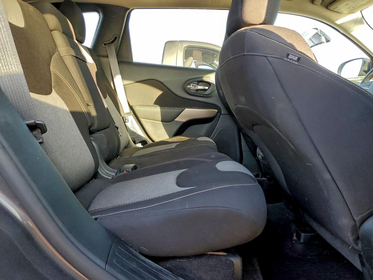 2017 JEEP CHEROKEE SPORT photo 10